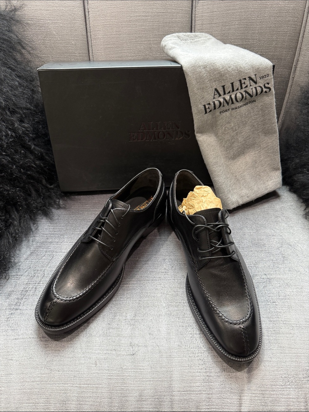 Allen Edmonds leather split toe dress shoe
